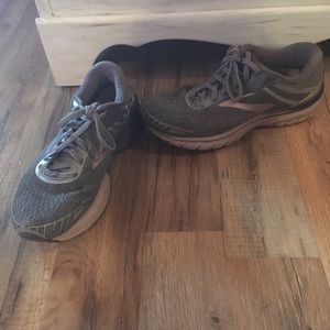 Brooks adrenaline GTS 18